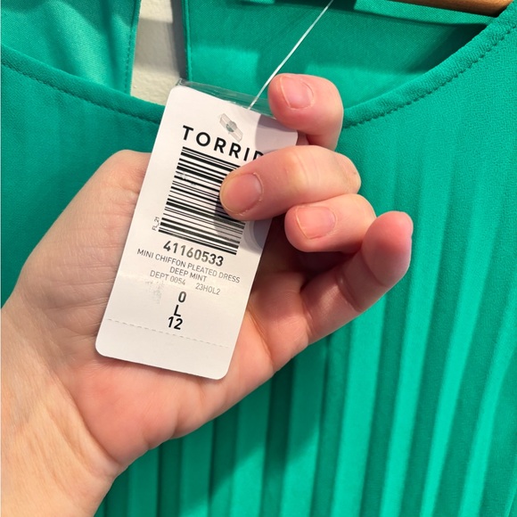 Torrid Vibrant Green Long Sleeve Dress Easter spring pleated midi size 12 - Picture 13 of 16